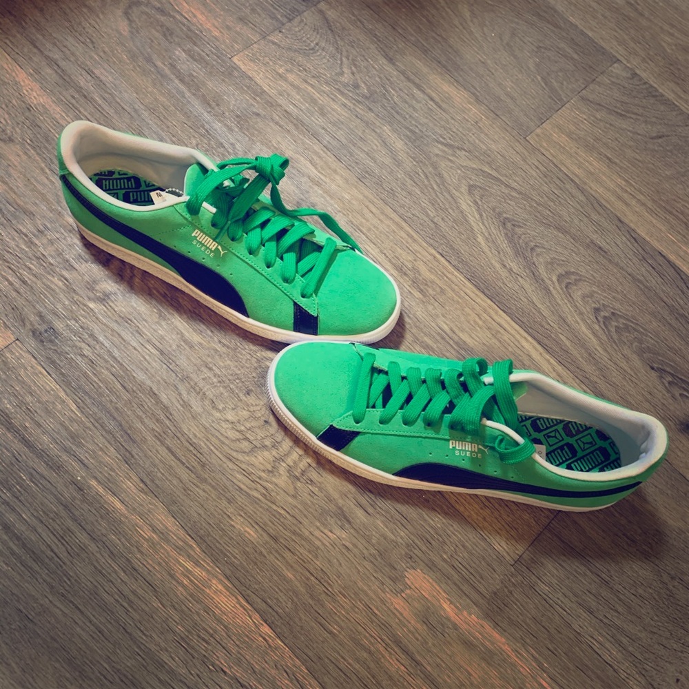 Classic Suede Pumas